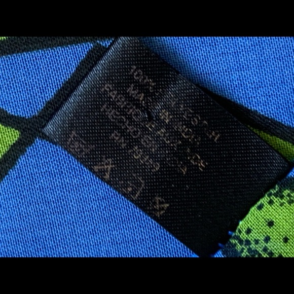 Sarong - Picture 5 of 6